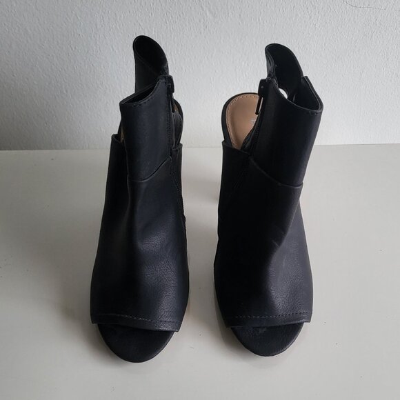 Express Leather Peep Toe black Boots Booties Wood Block Heel size 8 - Picture 1 of 8